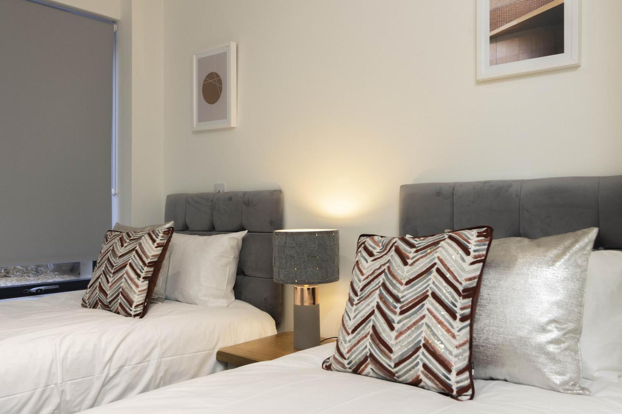 엑서터 Linacre 1&2 - One And Two Bed Flat Behind The Cathedral With Free Parking And Fast Wifi 아파트 외부 사진