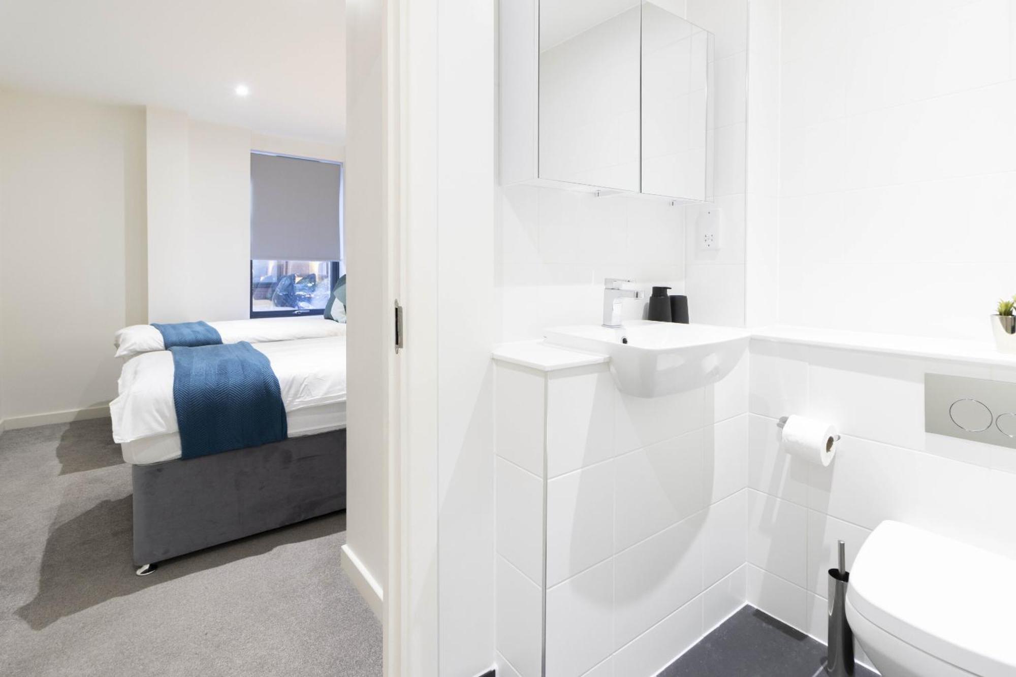 엑서터 Linacre 1&2 - One And Two Bed Flat Behind The Cathedral With Free Parking And Fast Wifi 아파트 객실 사진